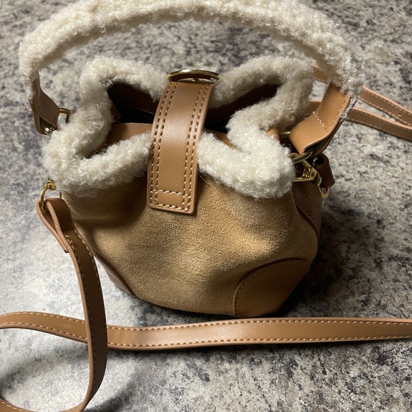 Tan Shearling-Trimmed Women's Bag

Soooo cute!! But small! - Picture 4 of 7